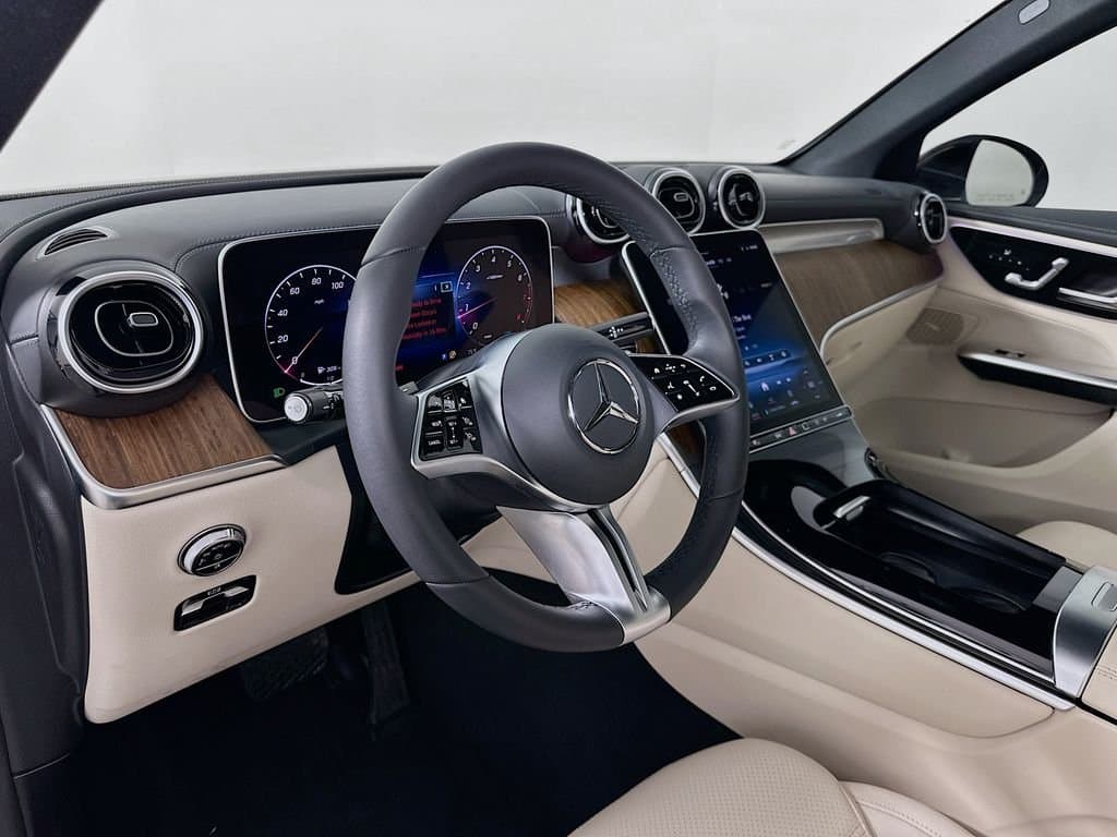 2024 Mercedes-Benz GLC - Image 9