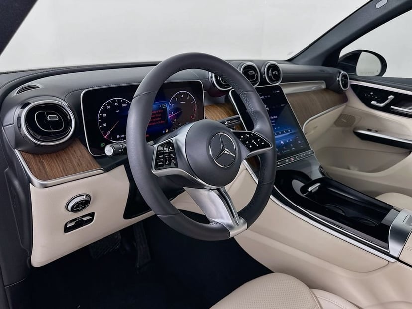2024 Mercedes-Benz GLC - Image 9