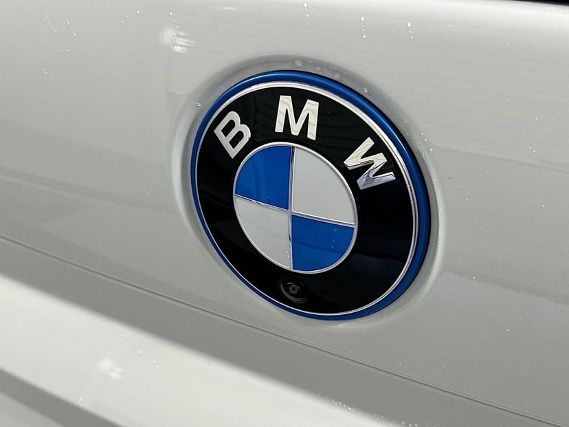 2025 BMW 7 Series - Image 21