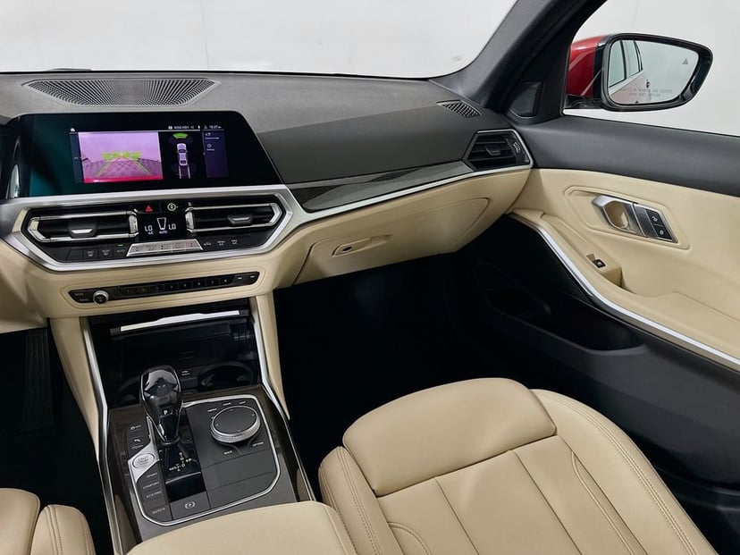 2021 BMW 3 Series - Image 24