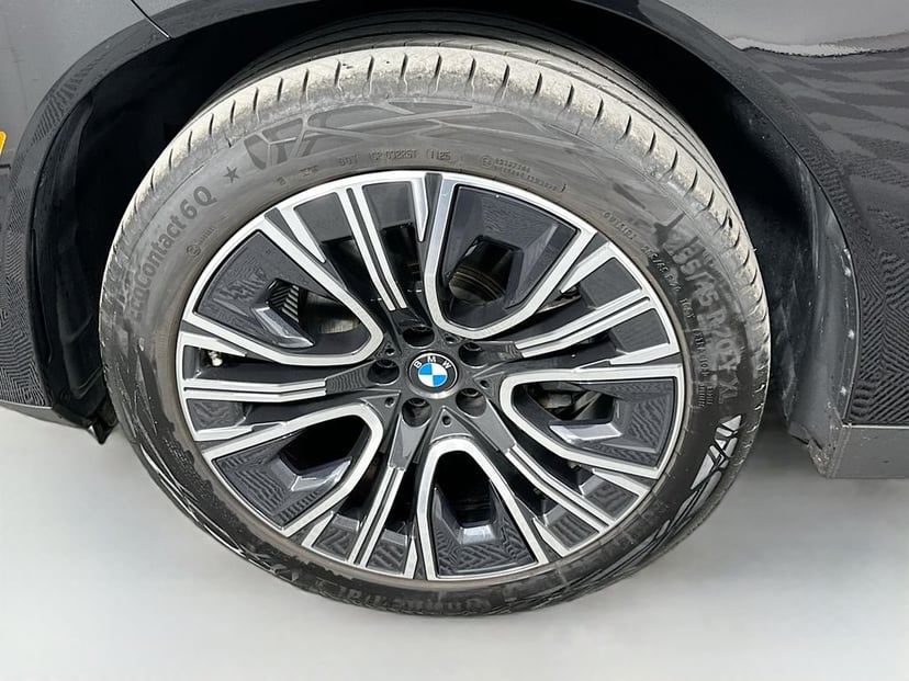 2025 BMW X3 - Image 29