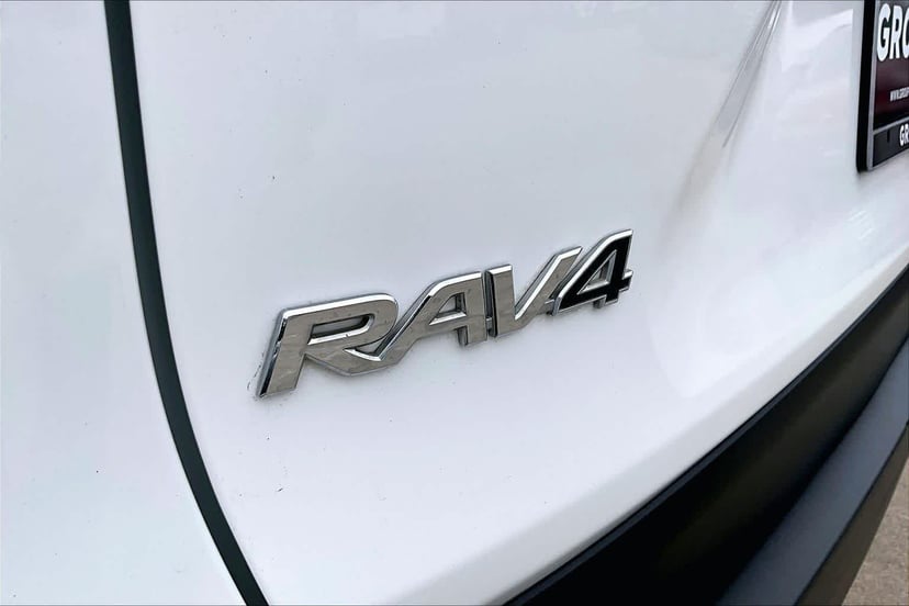 2021 Toyota RAV4 - Image 30