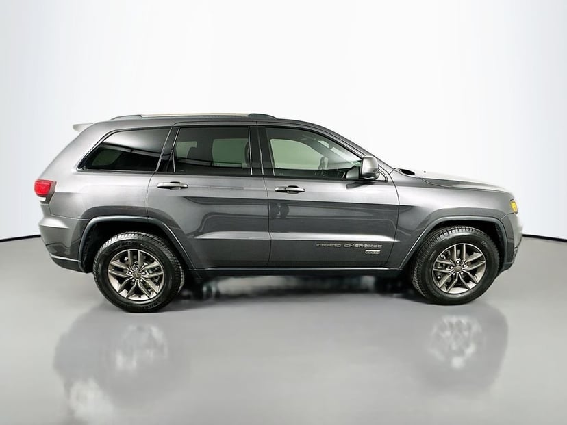 2017 Jeep Grand Cherokee - Image 4