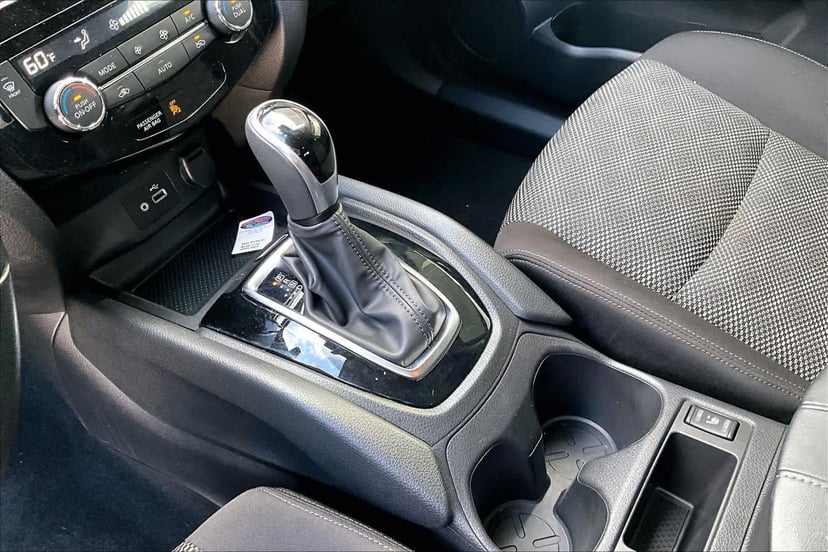 2020 Nissan Rogue Sport - Image 16