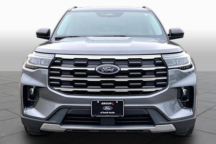 2025 Ford Explorer - Image 3