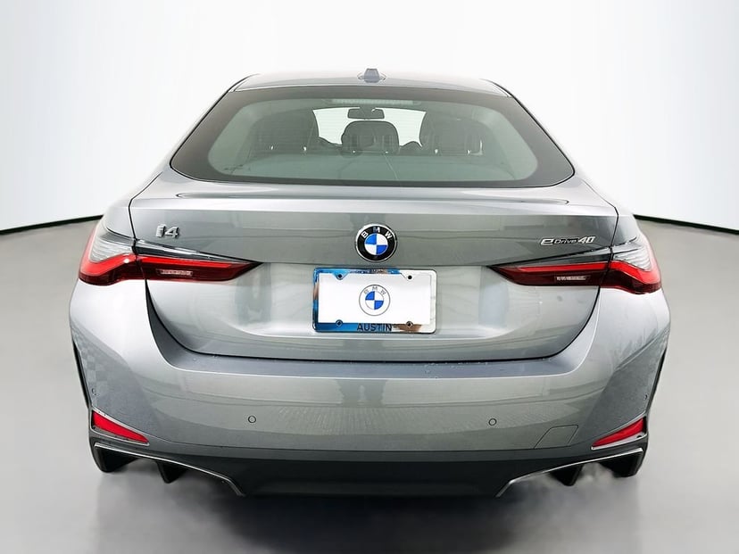 2026 BMW i4 - Image 6