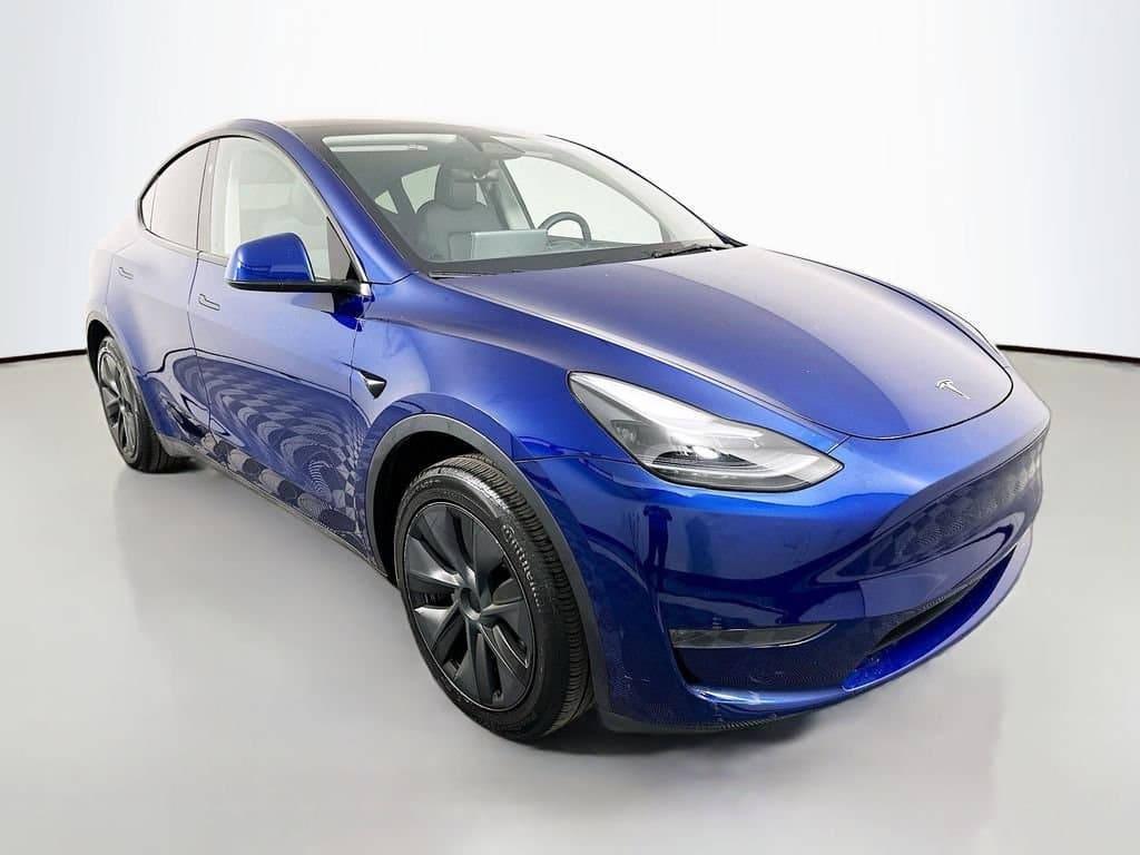 2025 Tesla Model Y - Image 3