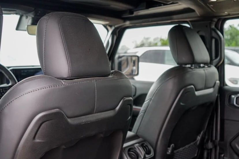 2025 Jeep Wrangler - Image 26