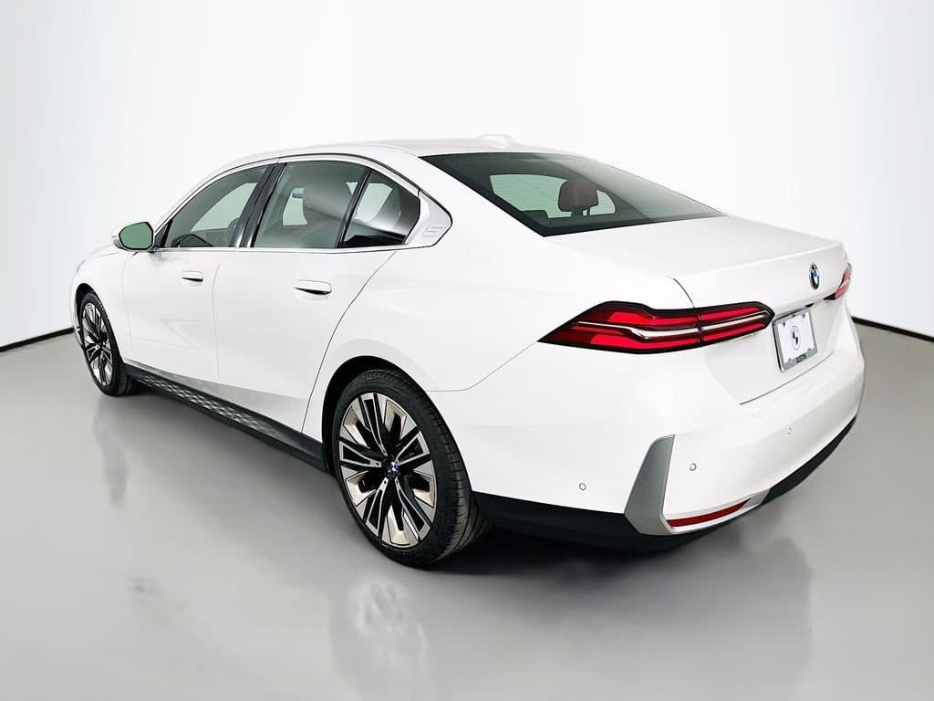 2025 BMW 5 Series - Image 7