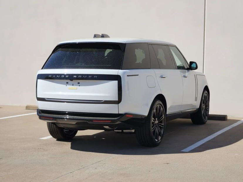 2026 Land Rover Range Rover - Image 4
