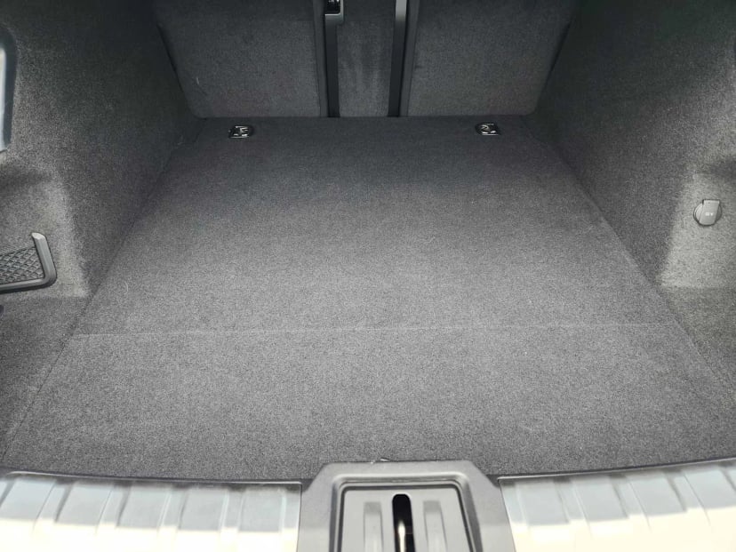 2023 Porsche Taycan - Image 32