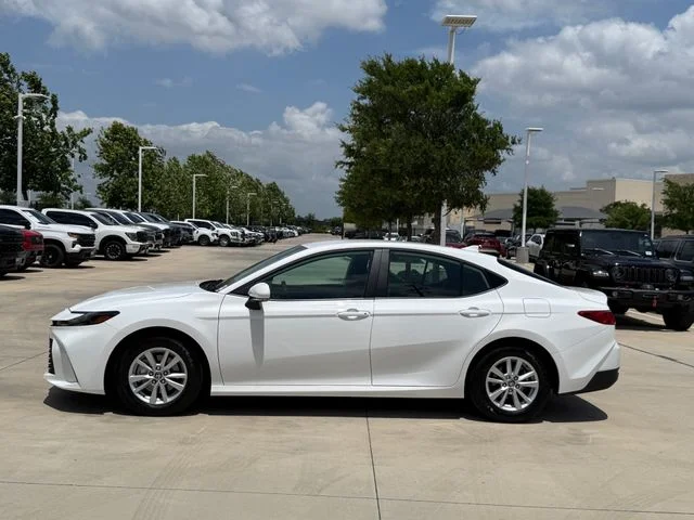 2026 Toyota Camry - Image 7