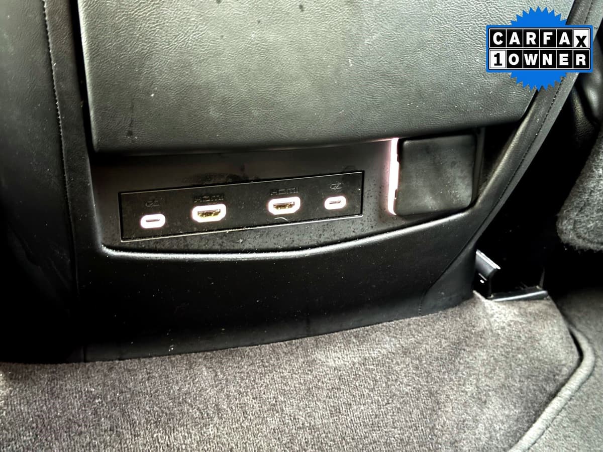 2023 Cadillac Escalade - Image 23