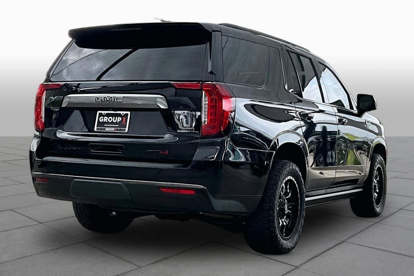 2021 GMC Yukon - Image 13