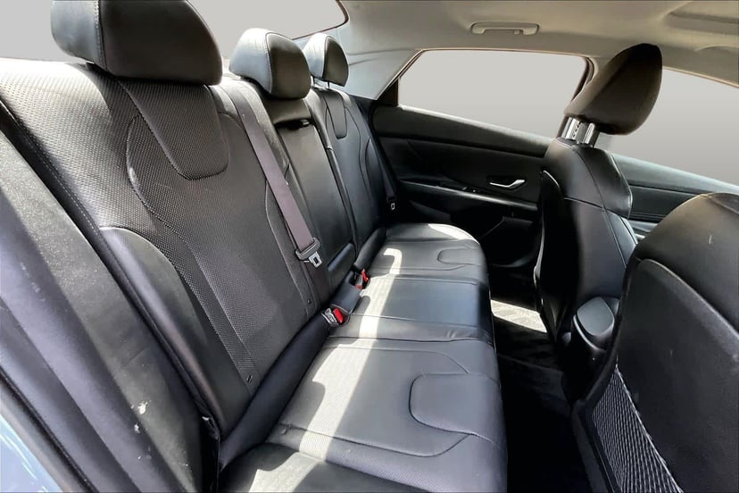 2022 Hyundai Elantra - Image 20