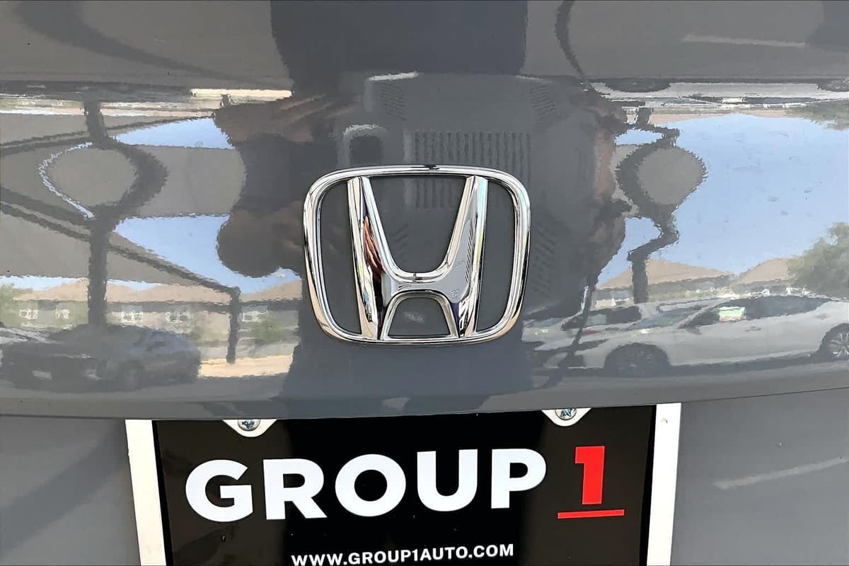 2025 Honda Civic - Image 30