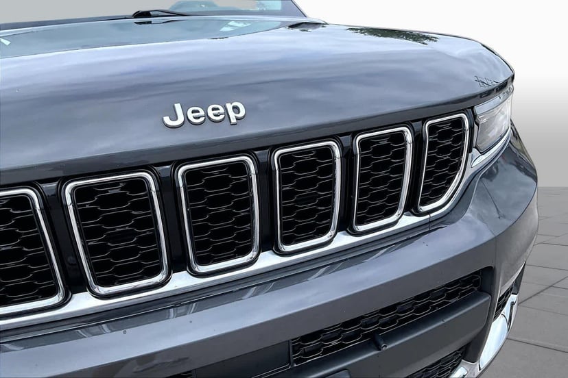 2022 Jeep Grand Cherokee L - Image 30