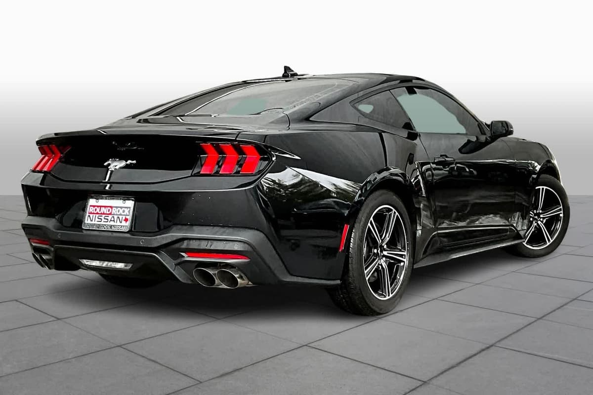 2024 Ford Mustang - Image 11