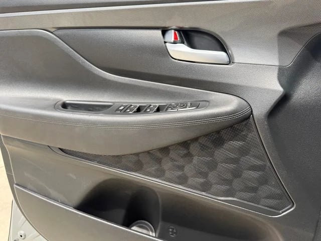 2023 Hyundai Santa Fe - Image 19