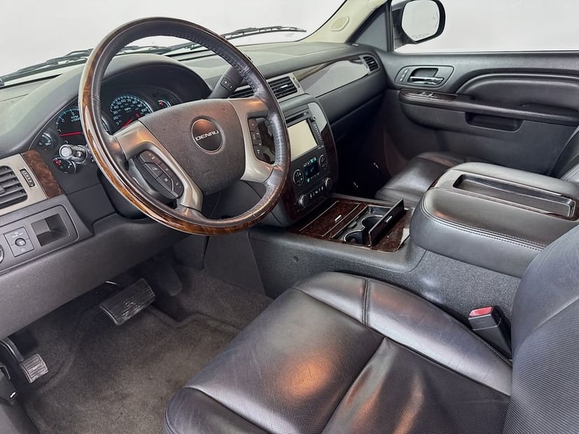 2012 GMC Yukon - Image 10