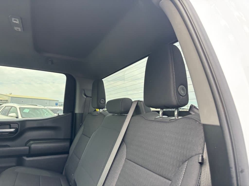 2025 Chevrolet Silverado 1500 - Image 25
