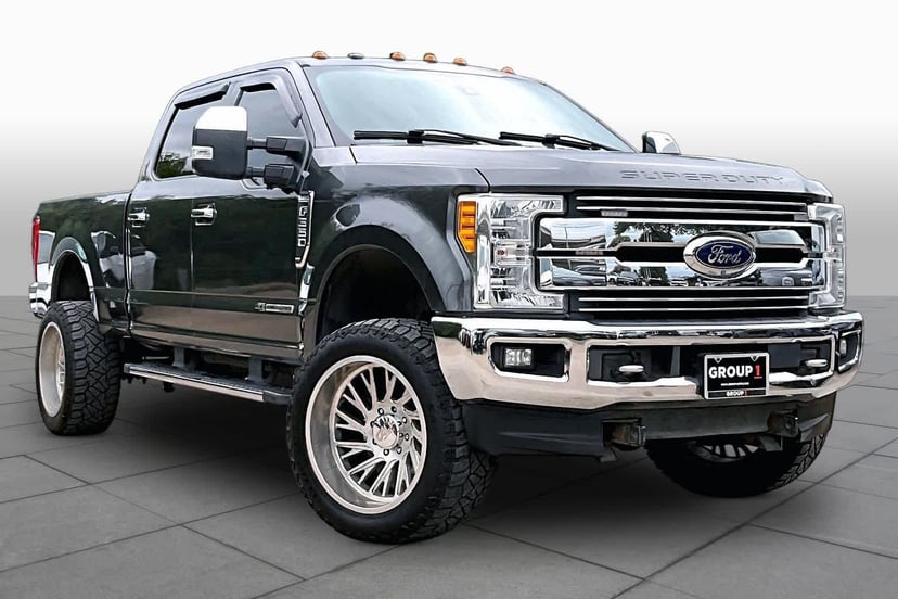 2017 Ford Super Duty F-350 SRW Pickup - Image 1