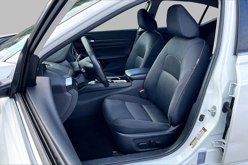 2024 Nissan Altima - Image 8