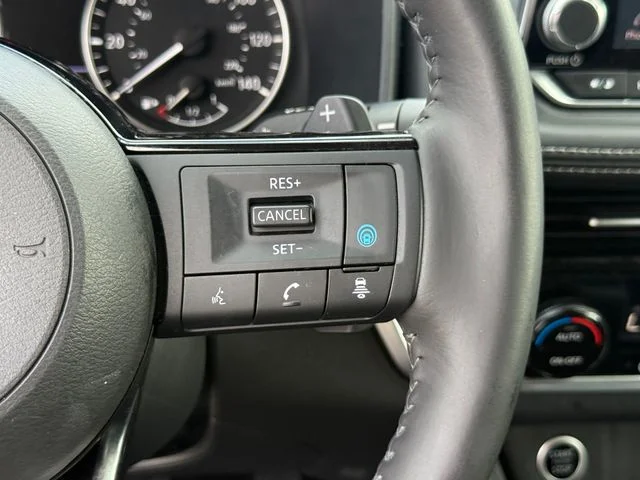 2021 Nissan Rogue - Image 13