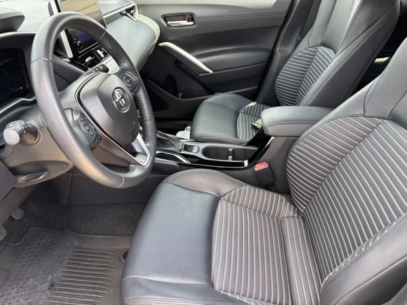 2025 Toyota Corolla Cross - Image 8