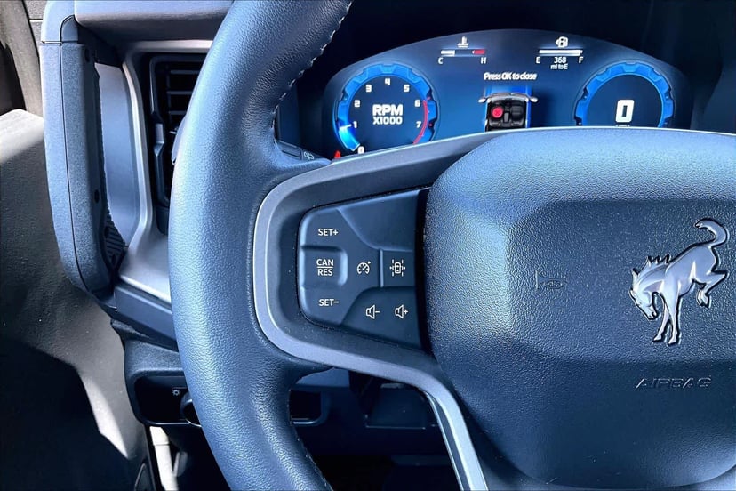 2025 Ford Bronco - Image 24