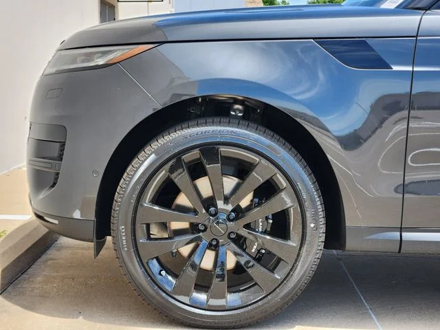 2026 Land Rover Range Rover Sport - Image 6