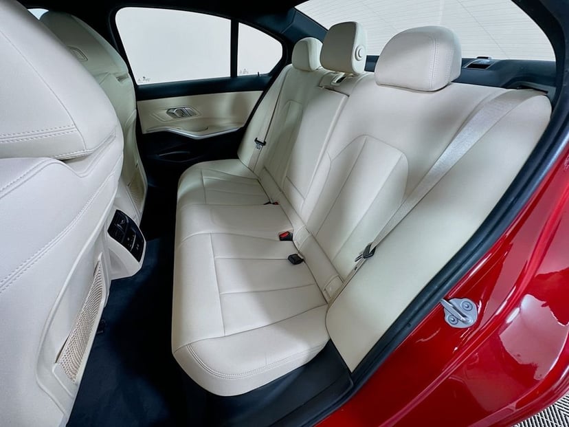 2021 BMW 3 Series - Image 25