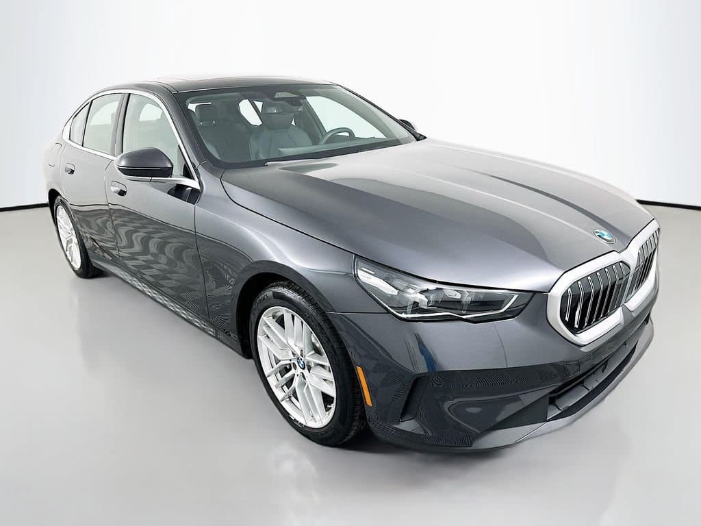 2025 BMW 5 Series - Image 3