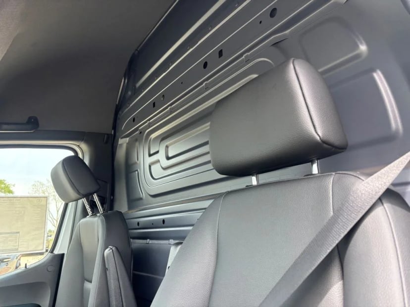 2025 Mercedes-Benz Sprinter 2500 - Image 8