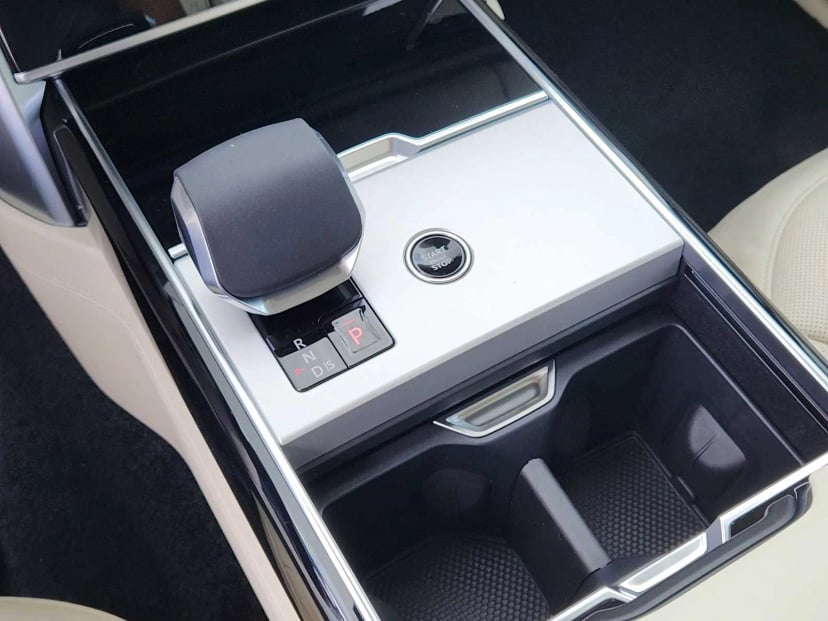 2026 LAND ROVER Range Rover - Image 19