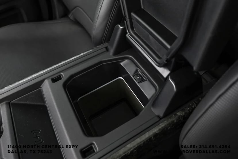 2026 Land Rover Defender 110 - Image 27