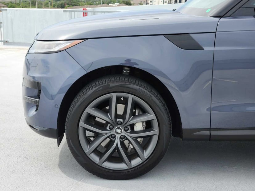 2024 Land Rover Range Rover Sport - Image 9