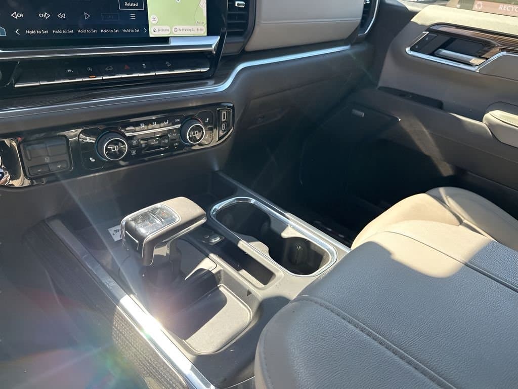 2025 Chevrolet Silverado 1500 - Image 36