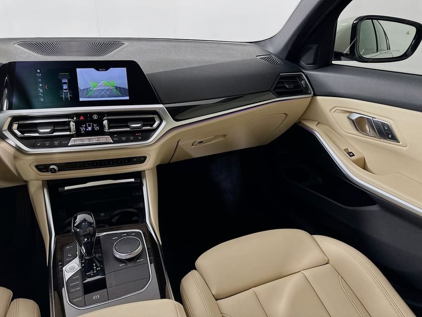 2020 BMW 3 Series - Image 23