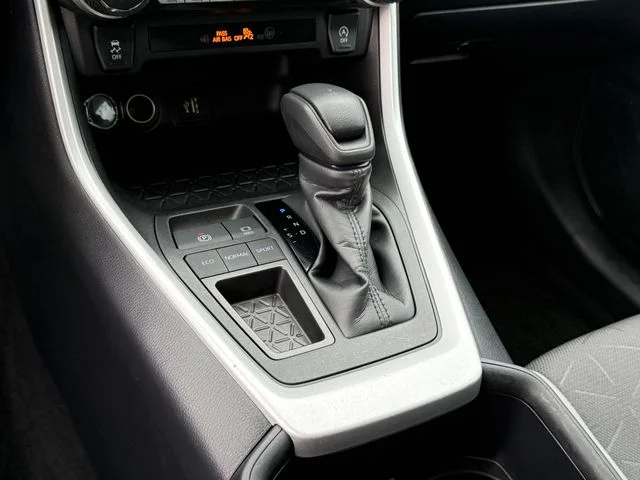 2024 Toyota RAV4 - Image 18