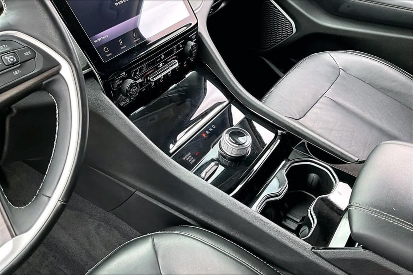 2022 Jeep Grand Cherokee L - Image 17