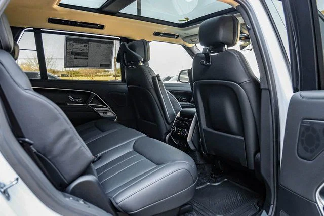2026 Land Rover Range Rover - Image 35