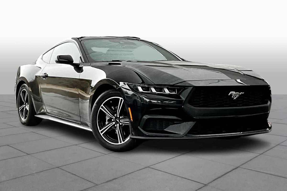 2024 Ford Mustang - Image 2