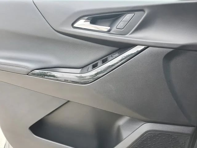 2025 Chevrolet Equinox - Image 16
