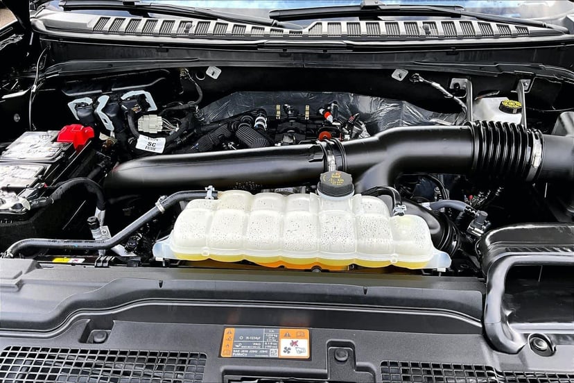 2025 Ford Expedition - Image 32