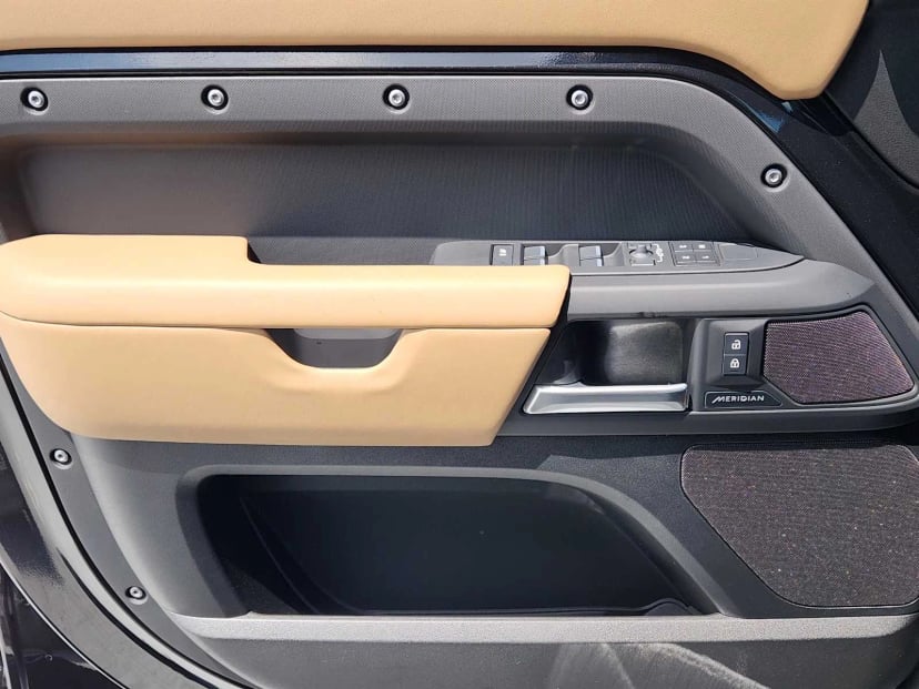 2026 LAND ROVER Defender 110 - Image 23