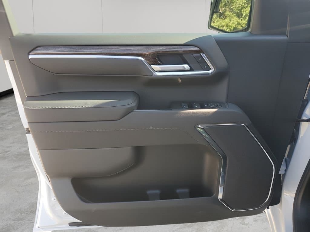 2026 GMC Sierra 1500 - Image 41