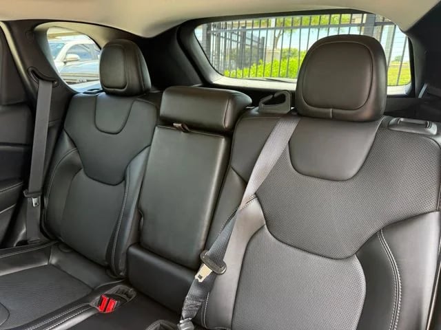 2019 Jeep Cherokee - Image 24