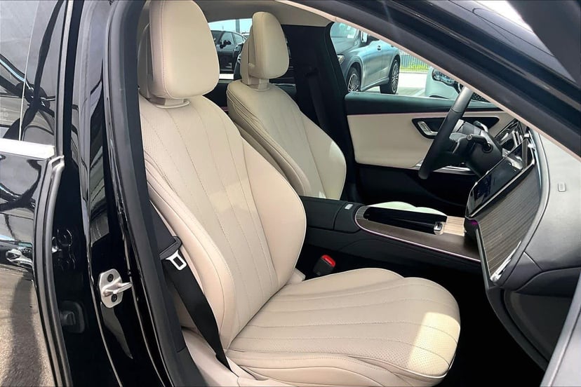 2026 Mercedes-Benz E 350 - Image 9