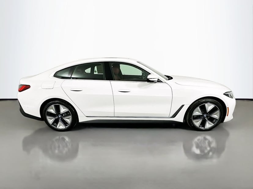 2026 BMW i4 - Image 4
